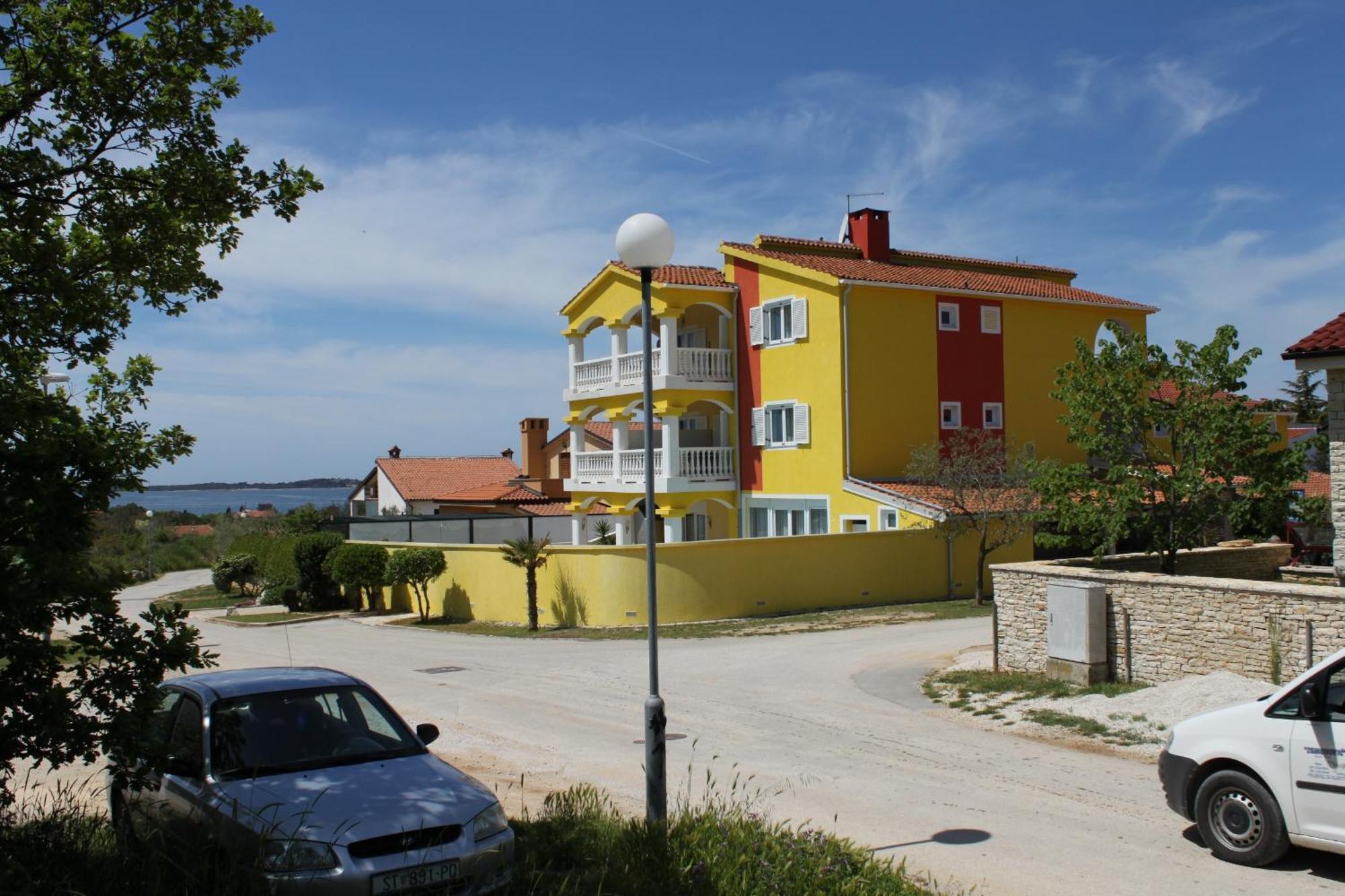 Rooms With A Swimming Pool Peroj, Fazana - 2235 Esterno foto