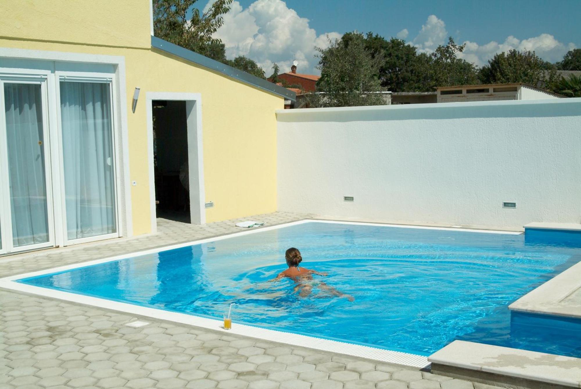 Rooms With A Swimming Pool Peroj, Fazana - 2235 Esterno foto